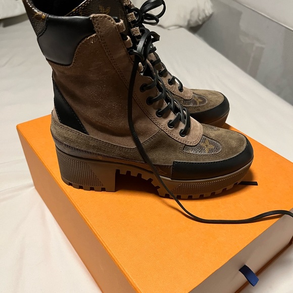 Louis Vuitton boots - Picture 5 of 6